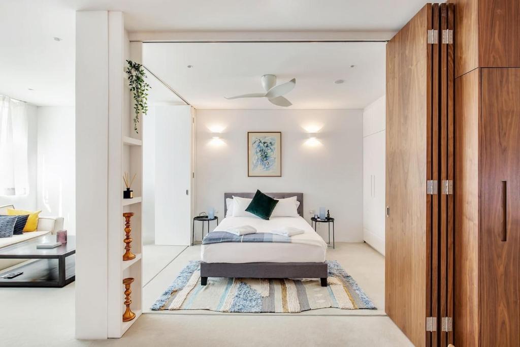 Alexandria Apartment | 'The Fern' New York Warehouse-Style Retreat