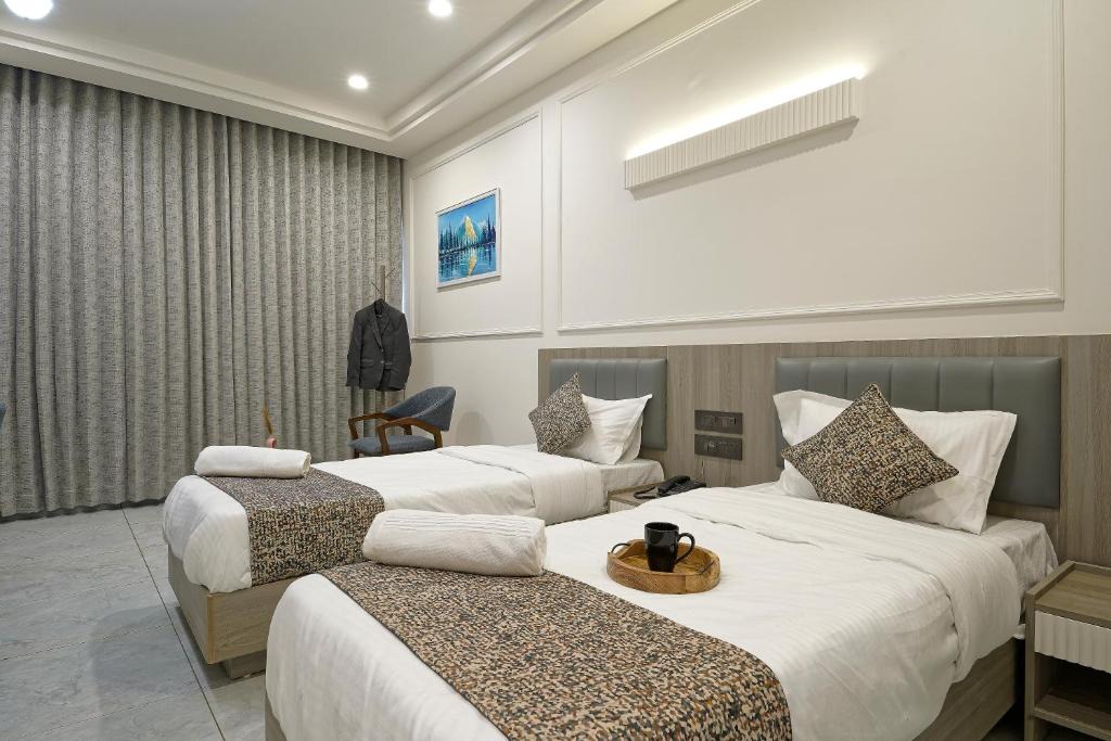 Maninagar Hotel | The Grand Platinum Hotel