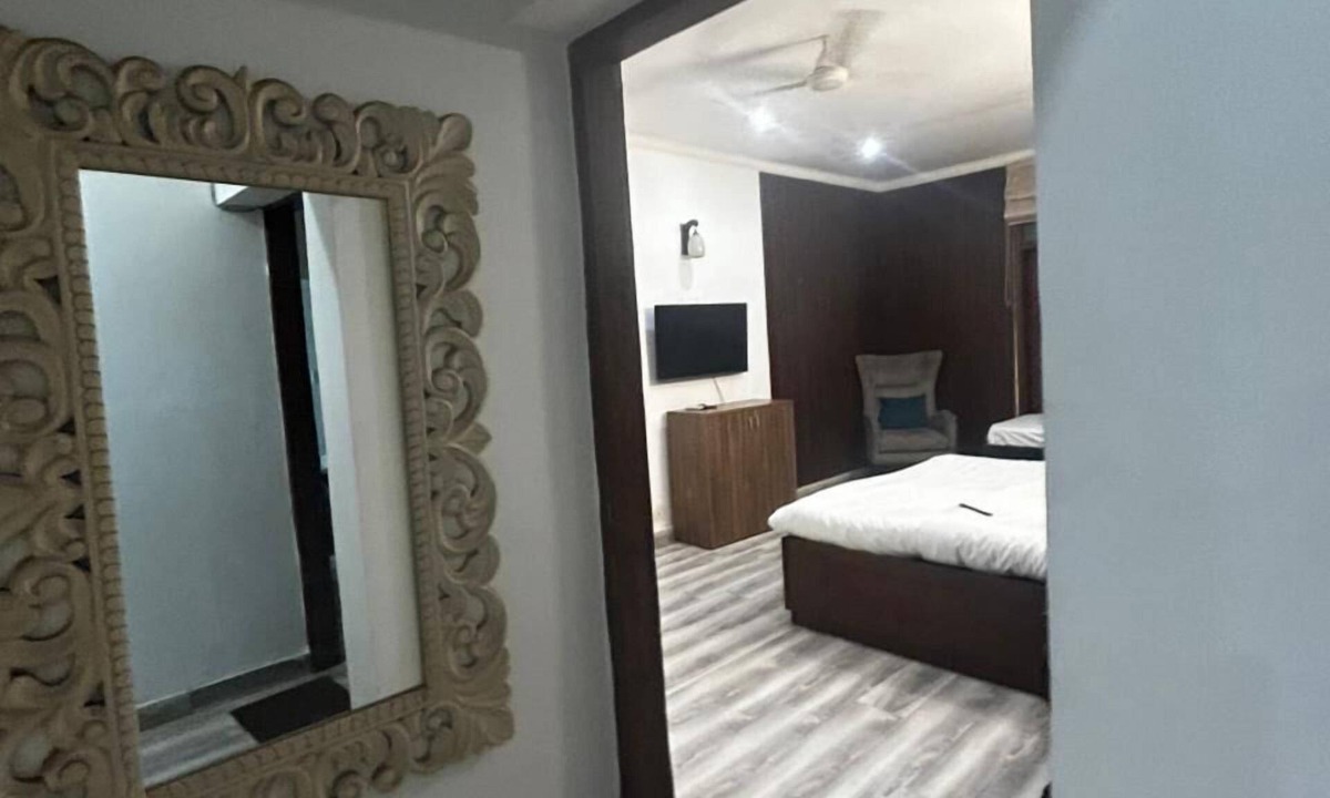 Greater Kailash Hotel | The Hideout GK