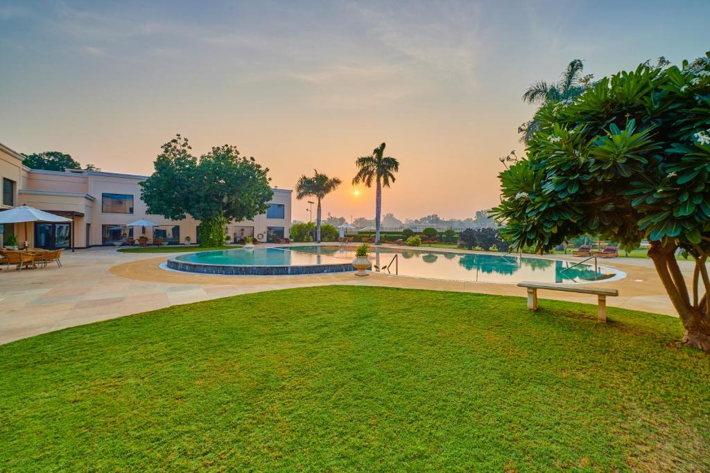 Khajuraho Hotel | The Lalit Temple View Khajuraho