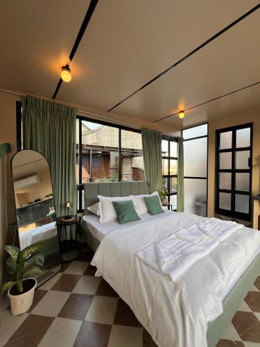 Meera Nagar Apartment | The Loft Under the Stars Private BR with Terrace