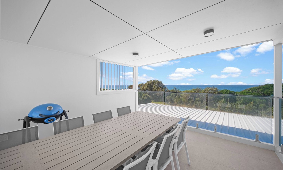 Diamond Beach House | The Lookout – Resort Living with Panoramic Views Over Diamond Beach