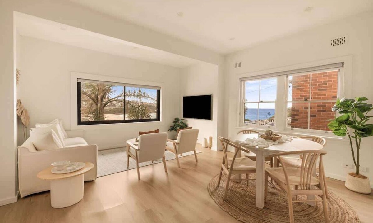 Bronte Apartment | The Lookout | Watch Whales From Your Window
