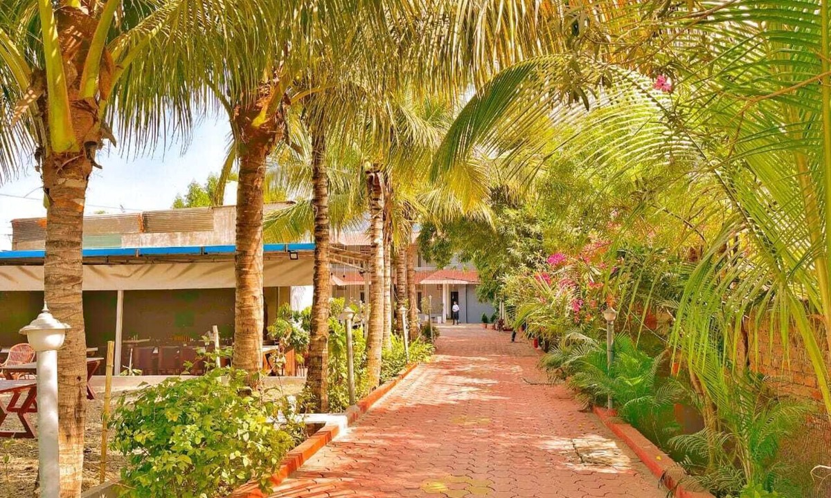 Sanwer Resort | The Moonlight Resort Indore