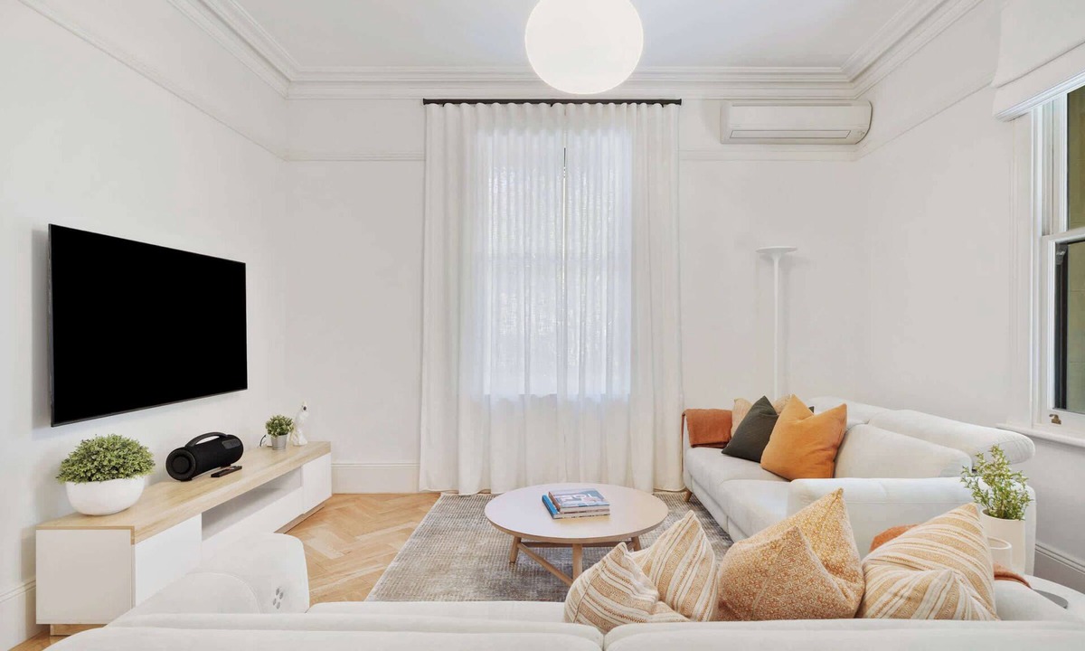 Newtown House | The Newtown Haven with Private Parking
