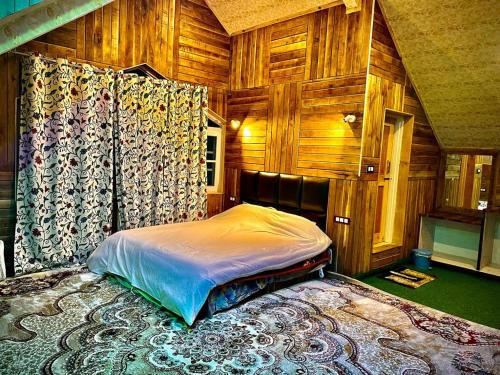 Srinagar House | The Riverside Lodge Gulmarg