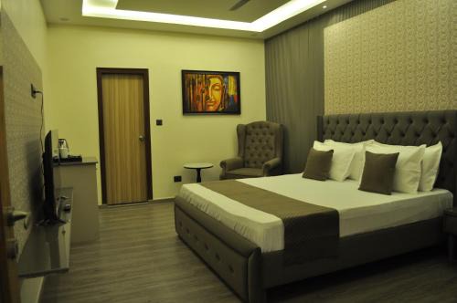Almora House | The Royal Palace Inn