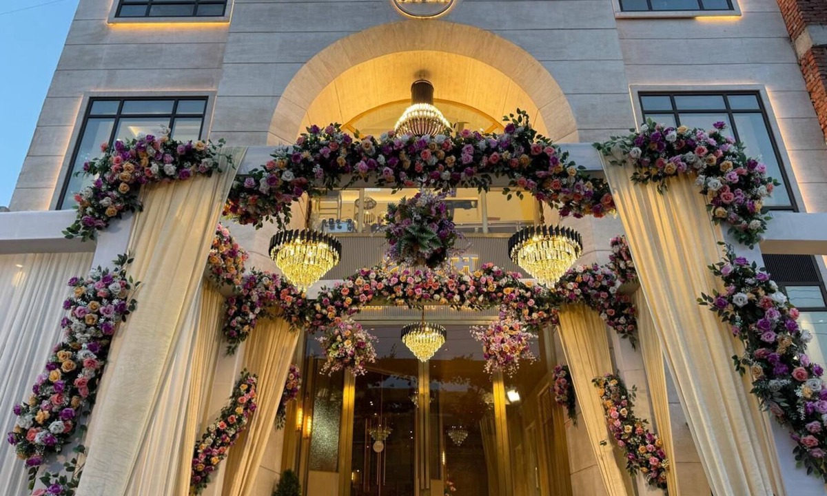 Kanpur Hotel | The SRM Crystal
