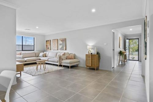 Cessnock House | Time Out Haven Winery Escape & Space