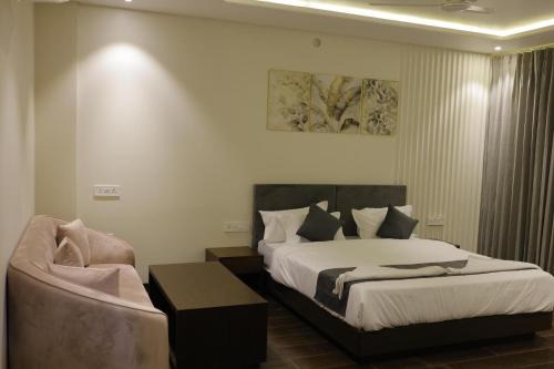 Kekri Hotel | TIRUPATI WHITE - Hotel & Restaurant