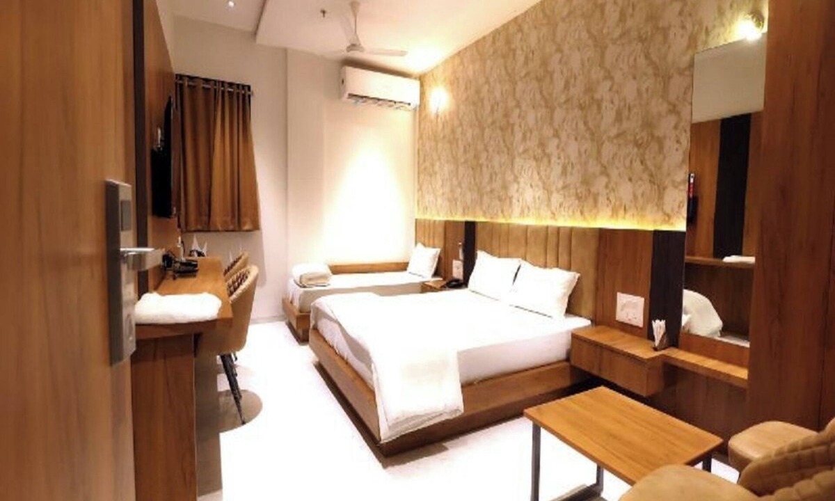 Dhule Hotel | Topline Foods Resort