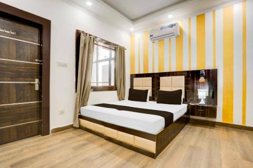 Khajuraho Hotel | Townhouse Khajuraho Vishwanath Temple