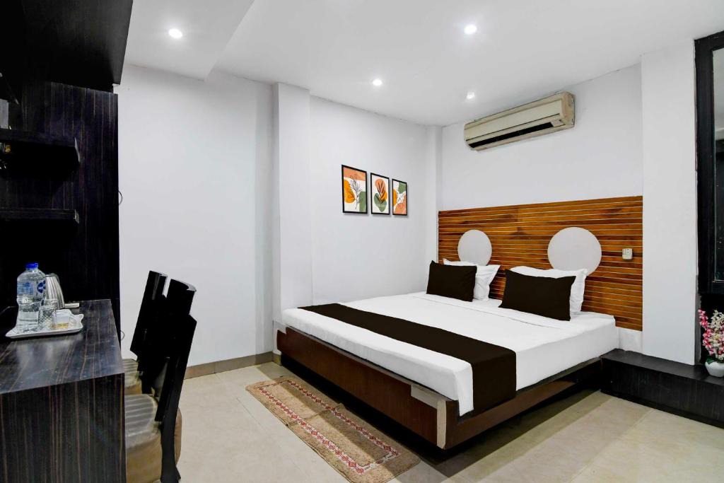 Ballygunge Hotel | Townhouse Kolkata Northern Park