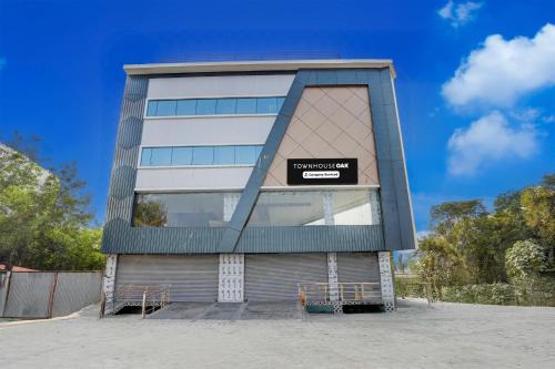 Kanpur Hotel | Townhouse Oak Panki Railway Junction Formerly Hotel Rudra