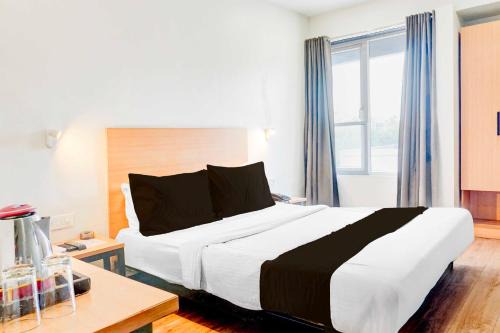 Central Pune Hotel | Townhouse Oak Pune Mandai Metro Station