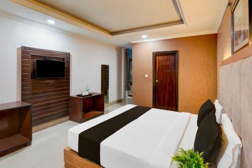 Rudrapur Hotel | Townhouse Rudrapur Manoj Sarkar Stadium