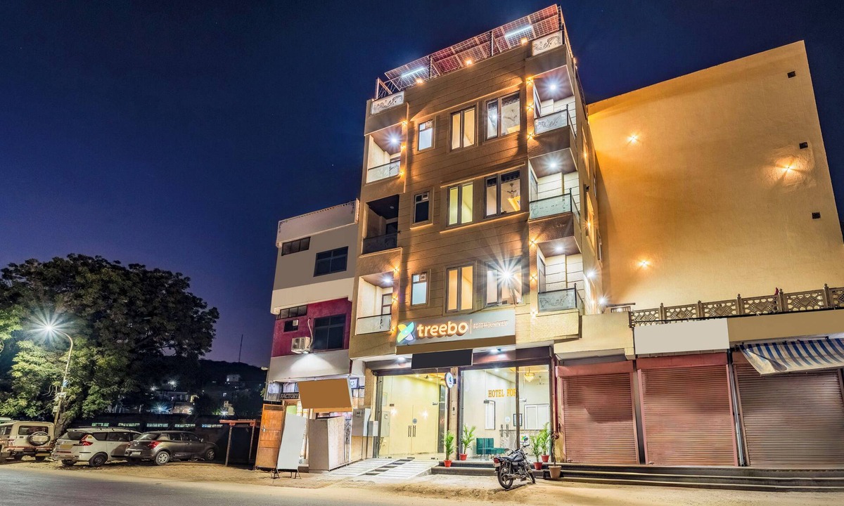 Amer Fort Road Hotel | Treebo Fort Mountview Jalmahal