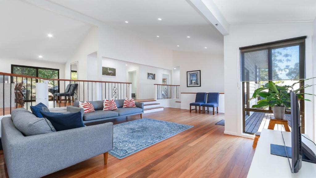 Hardys Bay House | 'Treetops On The Bay - Water Views' by HolidayCo