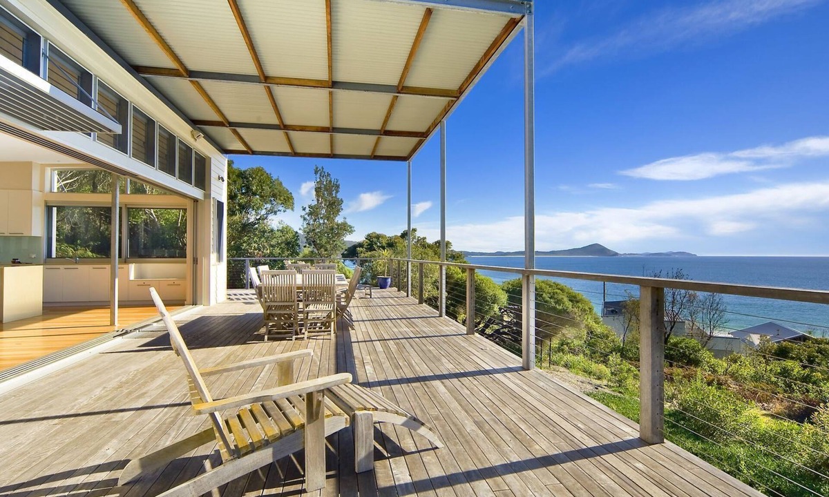 Seal Rocks House | Twin Pines - beach house overlooking Boat Beach at Seal Rocks