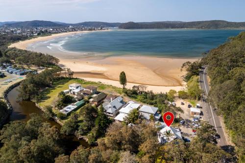 Umina Beach House | Umina Beachside Getaway - Hot Tub - 5 Bedrooms