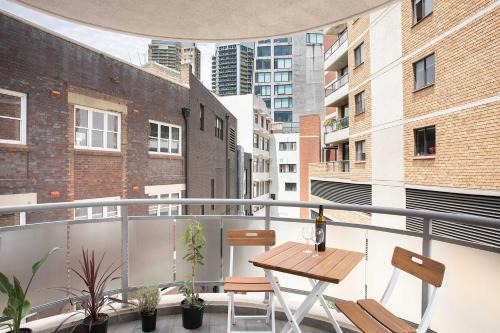 Kings Cross Apartment | Urban Oasis 2BR with Huge Deck & Secure Parking