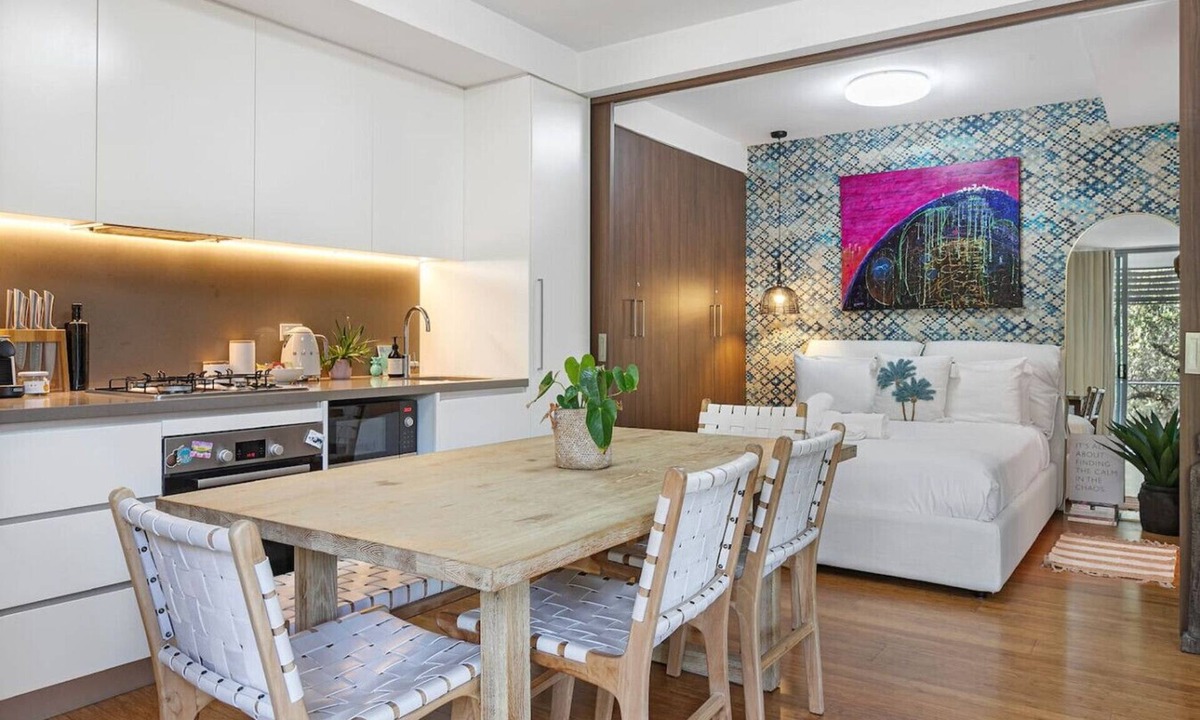 Waterloo Apartment | Urban Oasis in Waterloo With Private Balcony