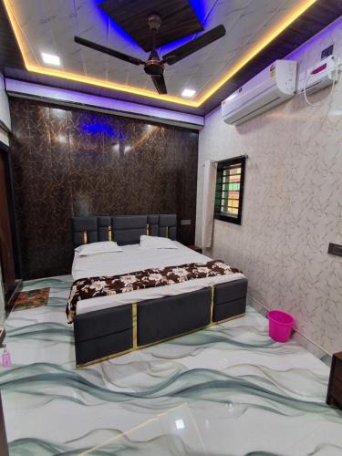Mathura House | Vanshika Homestay