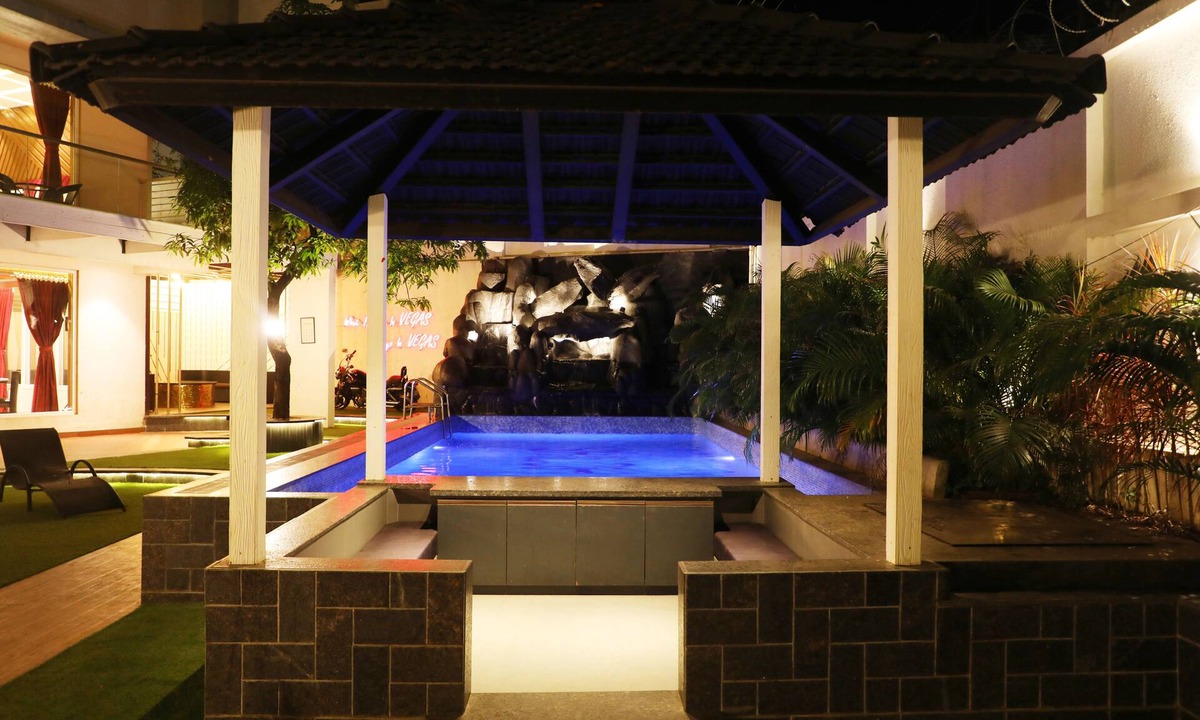 Khodala Villa | Vegas Villa by Shiloh Stays