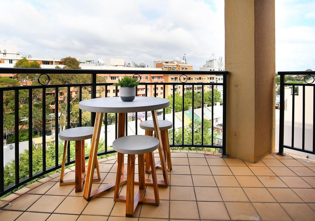 Pyrmont Apartment | Vibrant inner-city living - Darling Harbour fringe