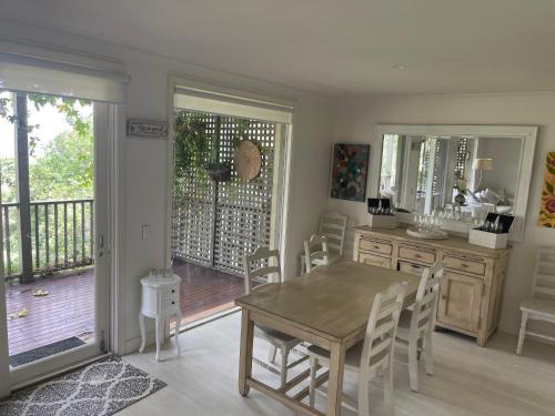 Pokolbin Villa | Villa Provincial Cypress Lakes Resort - 2 Bedrooms, 2 Private Ensuites, KING or SINGLE BEDS