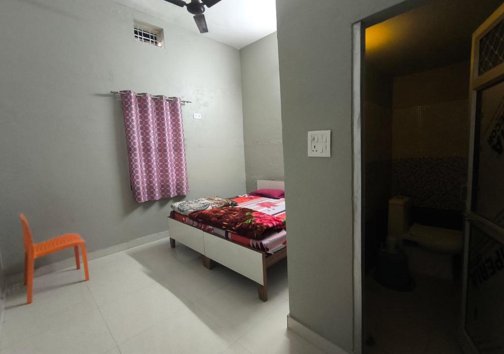 Khatima Hotel | Vivek Hotel