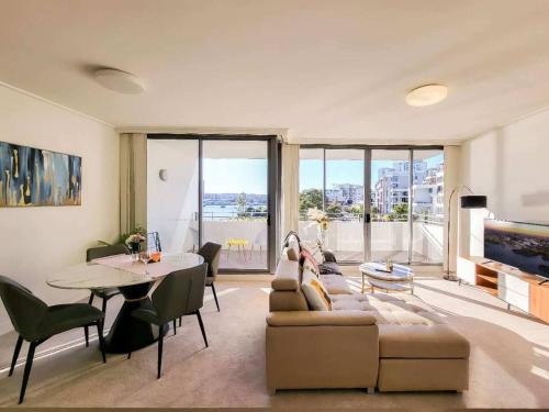 Rhodes Apartment | Waterfront Retreat in Rhodes