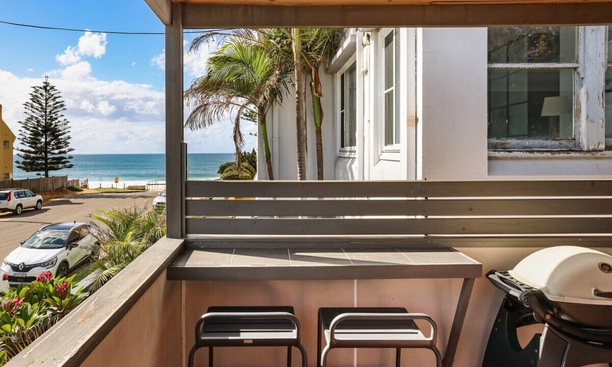 Narrabeen Apartment | Waves, Sand & Surf - Seconds to Beach