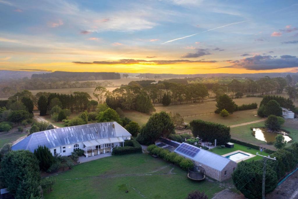 Medway House | Wembley House, Southern Highlands