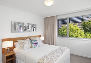 3 bedroom townhouse - Poolside at Magenta Shores