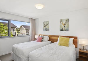 3 bedroom townhouse - Poolside at Magenta Shores