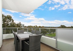 Accommodate Canberra - Braddon IQ Smart Apartments