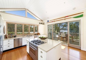Carabella, Palm Beach. Beach views & short walk to the beach. 6 night min stay