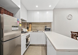 Homebush Modern 1 Bedroom Apt
