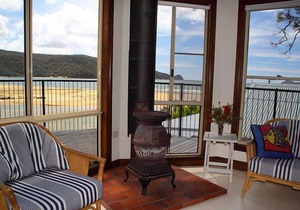 Patonga Beach Bach