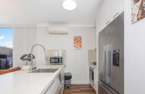 Chippendale Apartment | 位于Chippendale的二房温馨公寓