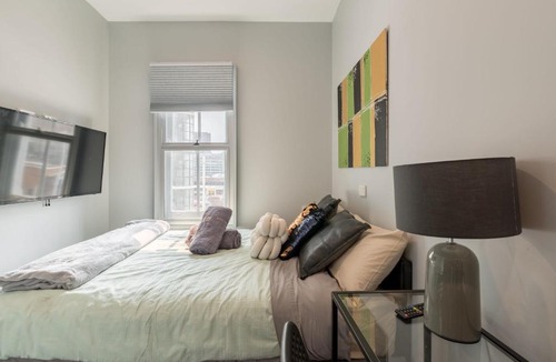 Surry Hills House | 1 Private Double Room in Sydney CBD Near Train UTS DarlingHar&ICC&Chinatown with ensuite - ROOM ONLY