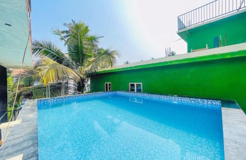 Gauravaddo House | 10 BR spacious luxury stay at Candolim with pool