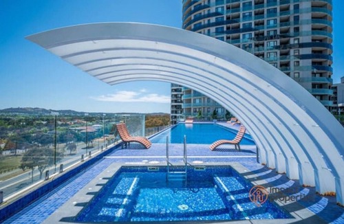 Gungahlin Apartment | 16th-Floor Escape | City Views + Resort Facilities