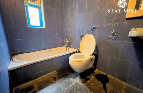 Chendhare Bed & Breakfast | 1BHK Greek Styled Apartment