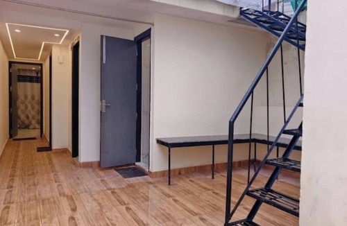 Lajpat Nagar Apartment | 1BHK in Lajpat Nagar near Market