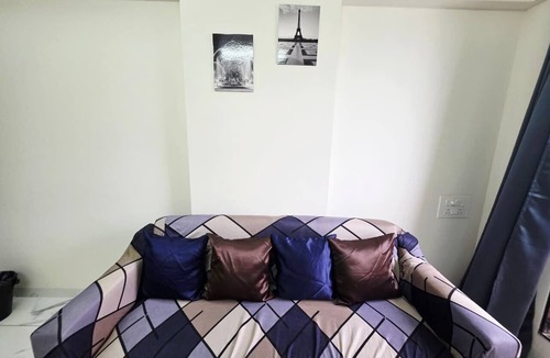 Kurla West Apartment | 1Bhk Service Apartment In BKC Crown - 1208 By Florastays