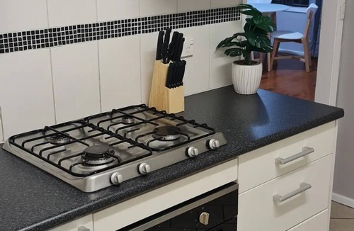 Oak Flats Apartment | 2 Bedroom unit with covered entertainment area