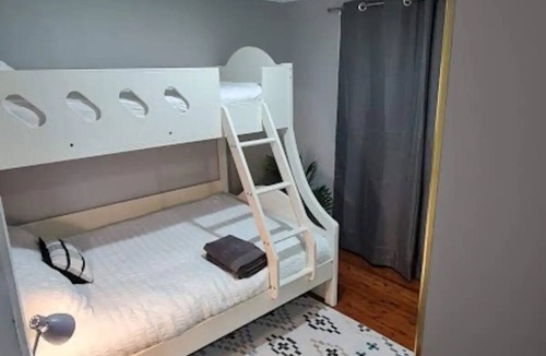 Oak Flats Apartment | 2 Bedroom unit with covered entertainment area