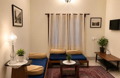 Kolkata Apartment | 2 BHK Vintage Kolkata Apartment With Free Breakfast